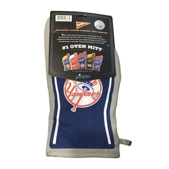 NWT NY YANKEES MLB #1 Oven Mitt. Officially licensed. Baseball Fan club - Picture 3 of 5